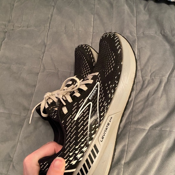 Womens Brooks Levitate GTS 5 Black Athletic Running Shoes Sneakers Size 8 B GUC - Picture 9 of 10